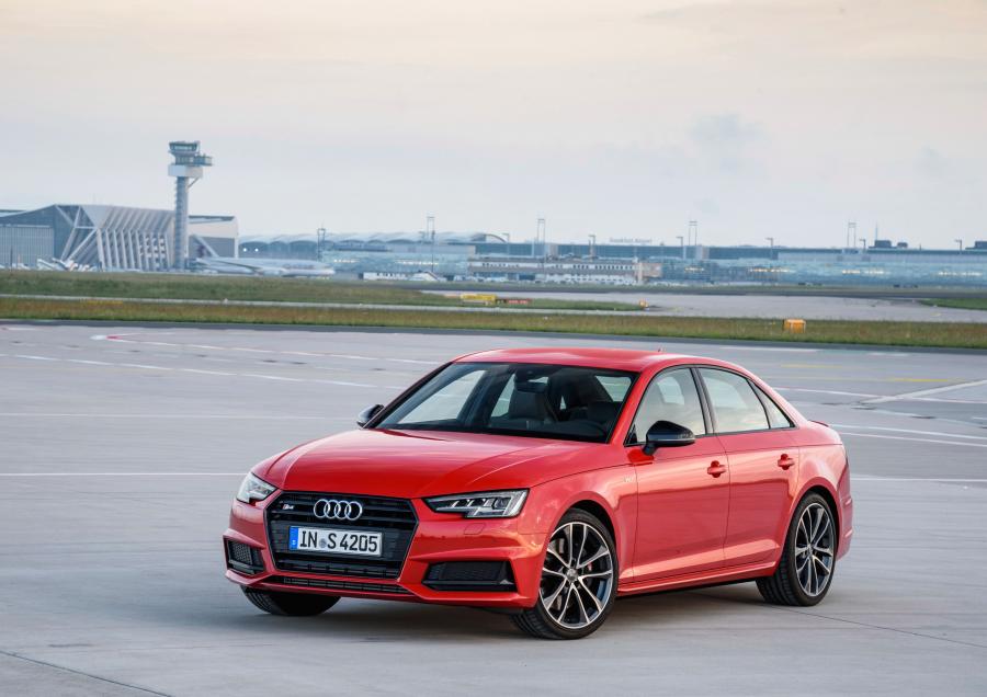  Audi S4 Sedan (B9) 2016 года  (WW) (фото 28 из 40)